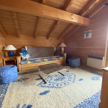 Chalet Savoyard Avec Wifi, Proche Pistes De